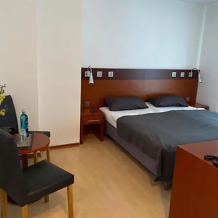 فندق Koelner
